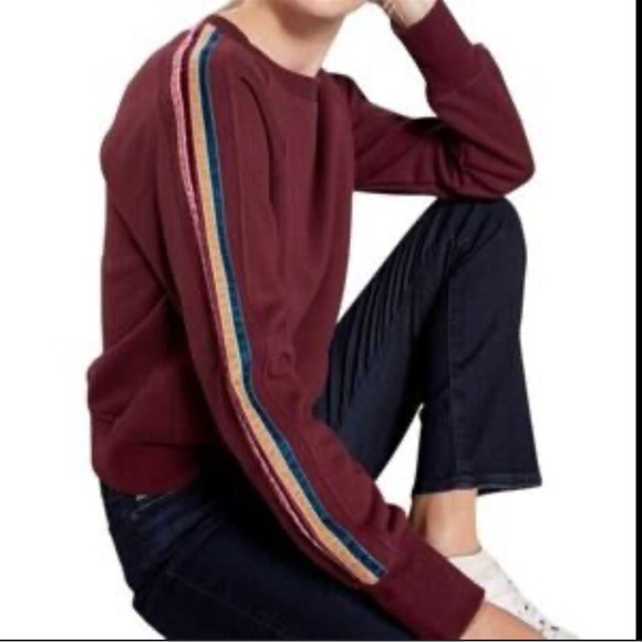 Evereve Tops - Evereve ladies Sweatshirt medium burgandy pink taylor Stripe it girl casual